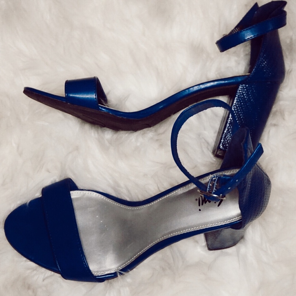 Super cute 3” pumps 💙